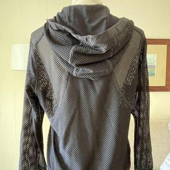 Lululemon Mesh on Mesh Jacket Size 6 - Picture 6 of 13